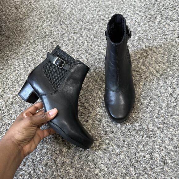 Clark’s Artisan Size 6 Black Rosalyn Lara Block Heel Leather Ankle Boots Booties - Picture 1 of 9